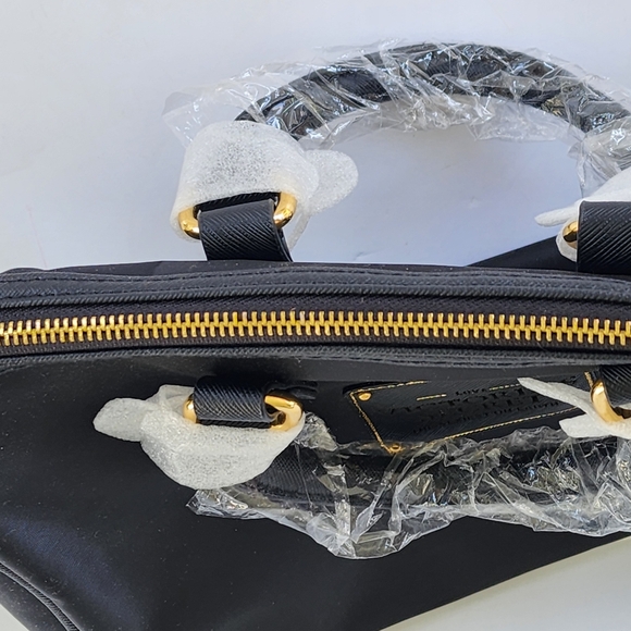 BRAND NEW NEVER USED  Victoria Secret Small Wristlet Black Hand Bag - Picture 5 of 10